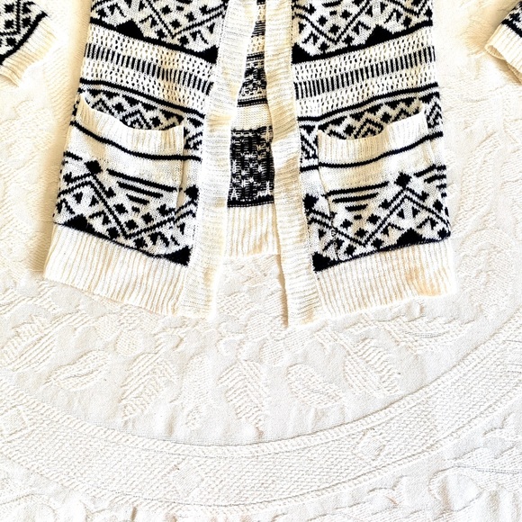 Like-New Black + White Tribal Cardigan - Picture 6 of 7